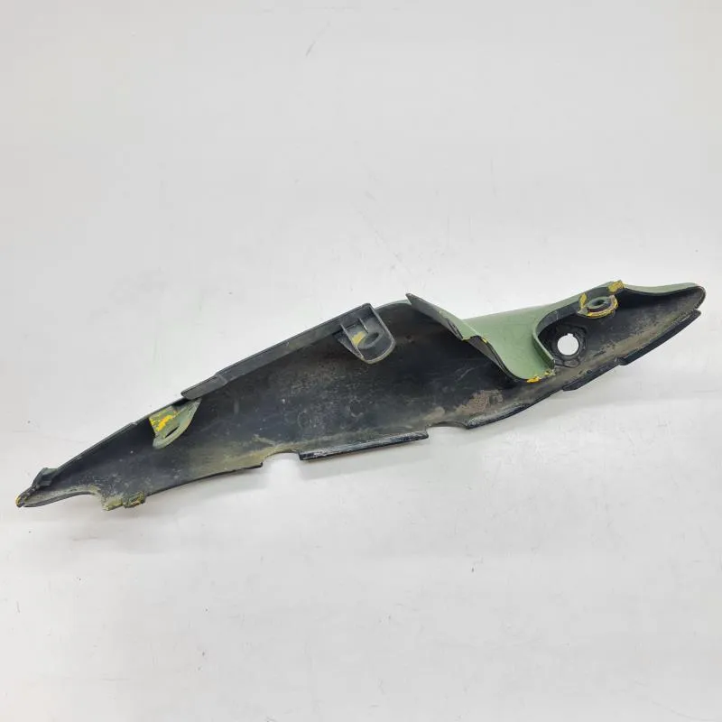 Cache carenage coque arriere gauche SUZUKI SV 650 1999-2001