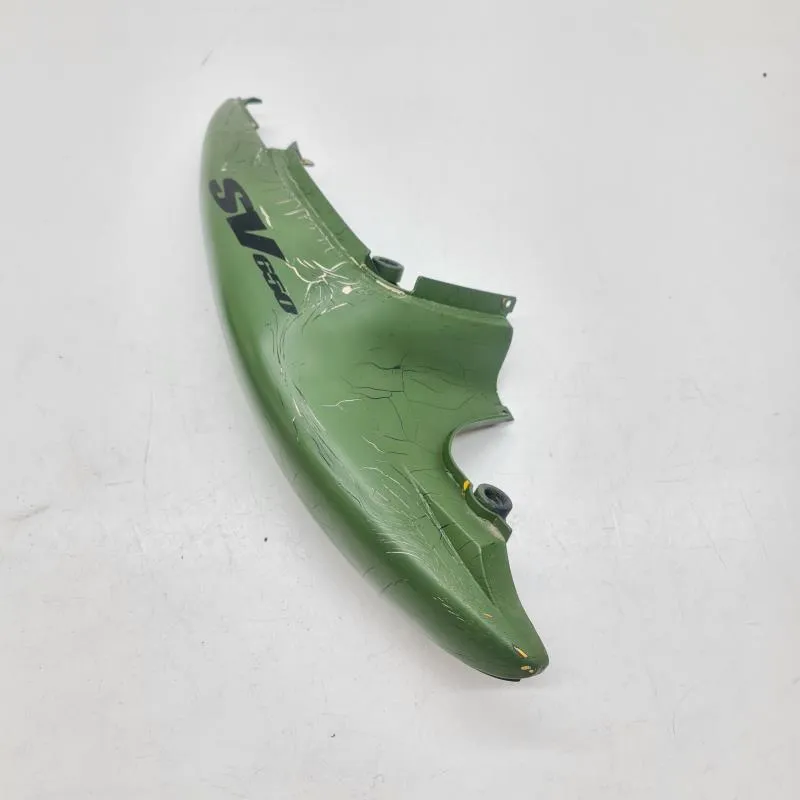 Cache carenage coque arriere droit SUZUKI SV 650 1999-2001