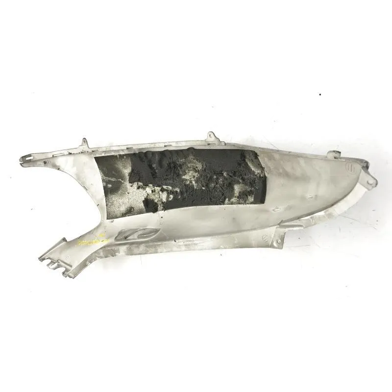 Cache carenage coque arriere droit HONDA FES 125 1998-2002 PANTHEON