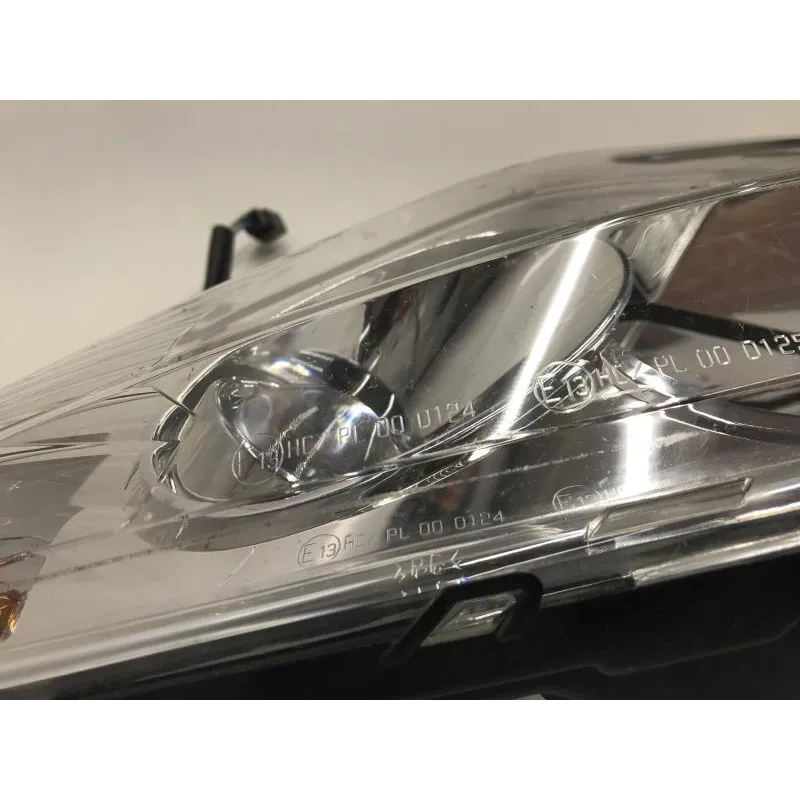 Optique avant droit (feux)(phare) PEUGEOT SATELIS 125 2006-2011