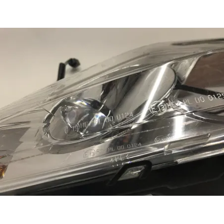 Optique avant droit (feux)(phare) PEUGEOT SATELIS 125 2006-2011