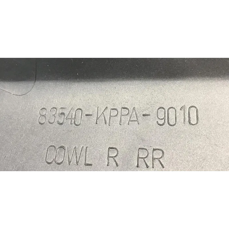 Cache carenage coque arriere droit HONDA CBR 125 R 2004-2006