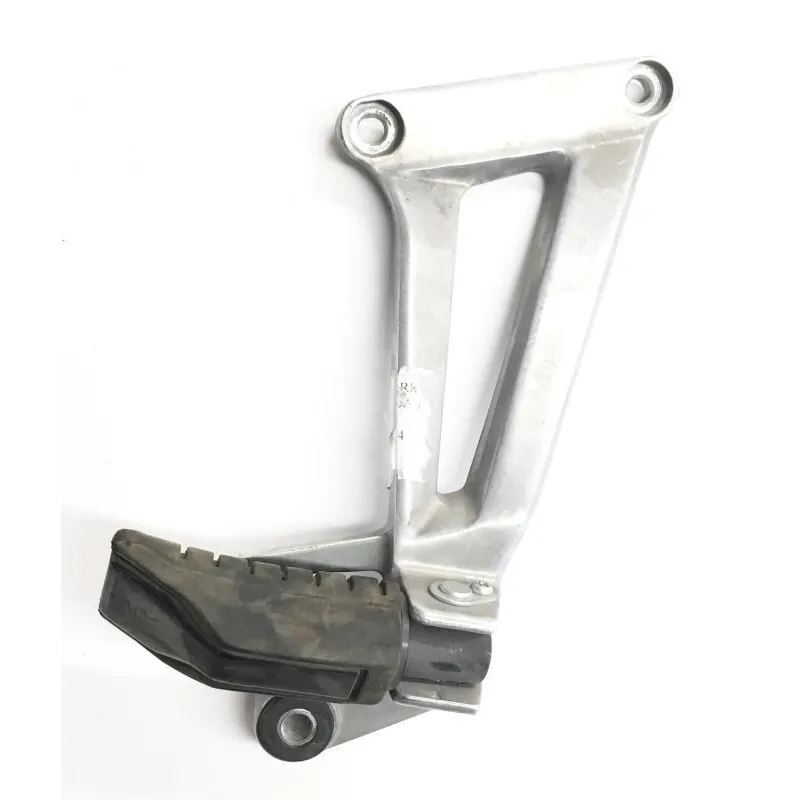 Platine et repose pieds arriere droit HONDA CBR 125 R 2004-2006