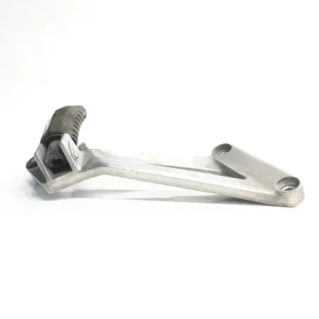 Platine et repose pieds arriere droit HONDA CBR 125 R 2004-2006