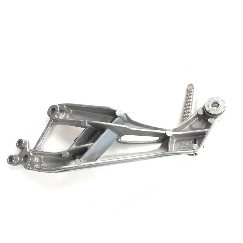 Platine et repose pieds arriere droit HONDA CBR 1100 XX 1999-2007