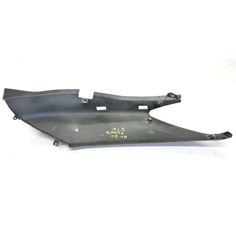 Cache carenage coque arriere droit YAMAHA YPR 125 2006-2009 XMAX