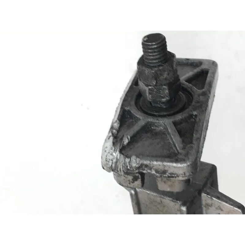 Axe de roue arriere YAMAHA TDR 125 1997-2003