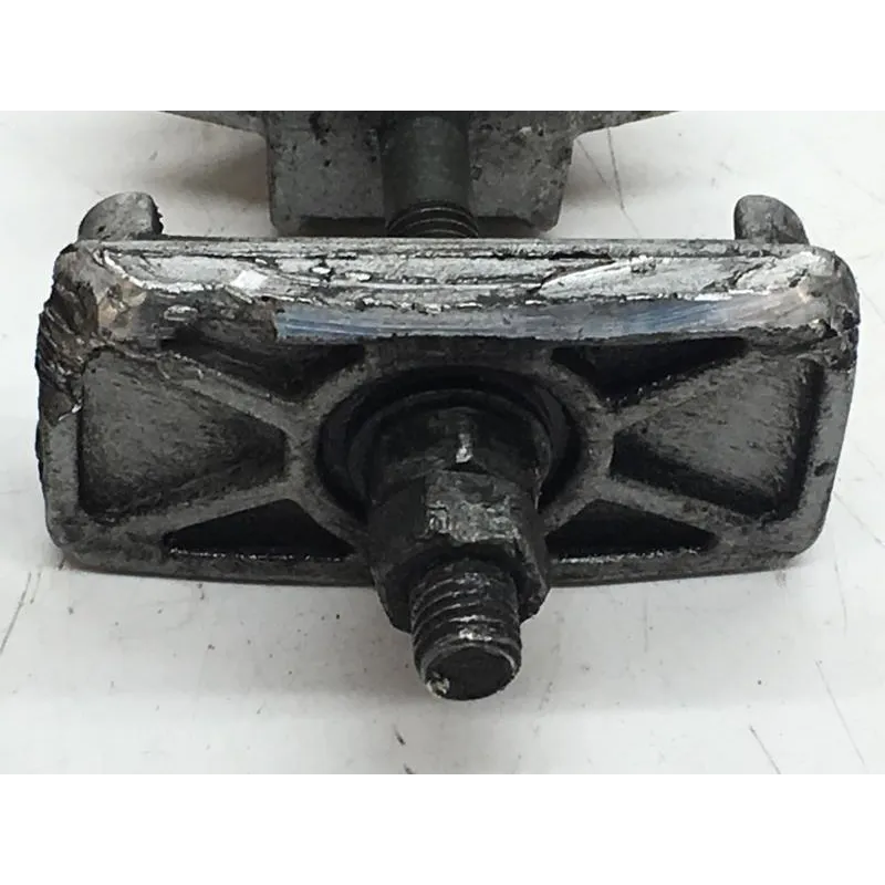 Axe de roue arriere YAMAHA TDR 125 1997-2003
