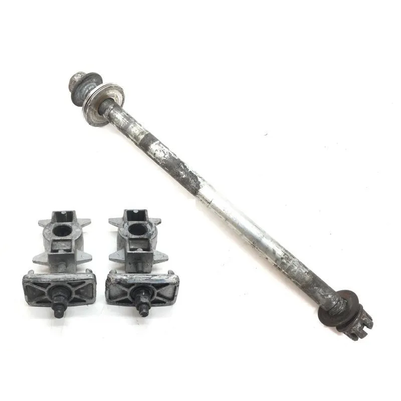 Axe de roue arriere YAMAHA TDR 125 1997-2003