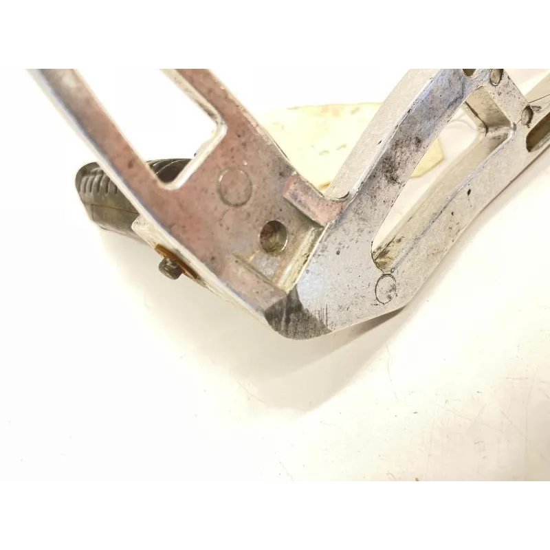 Platine et repose pieds arriere gauche HONDA NSR 125 1987-1988