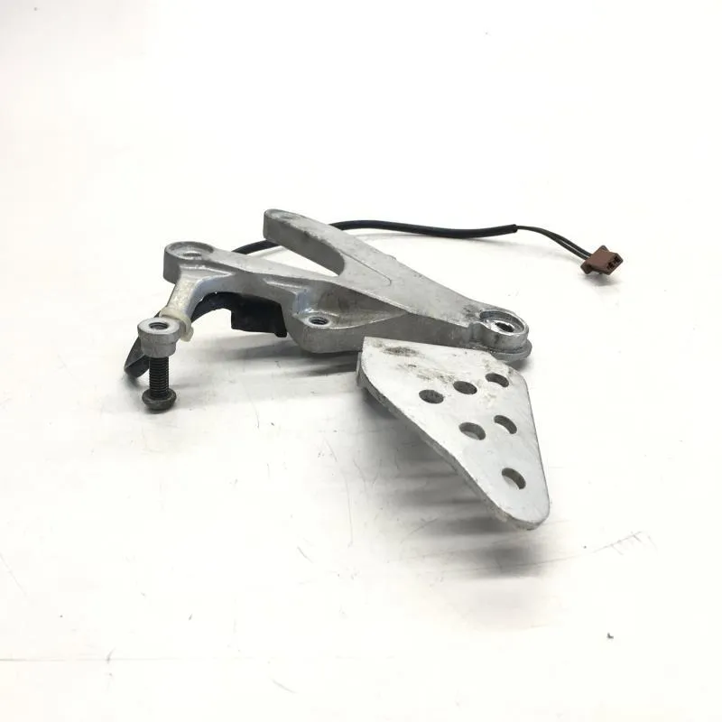 Platine avant droite YAMAHA YZF 600 2001-2002 R6