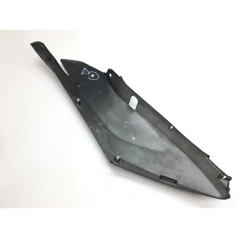 Cache carenage coque arriere gauche PEUGEOT METROPOLIS 400 2017-2020