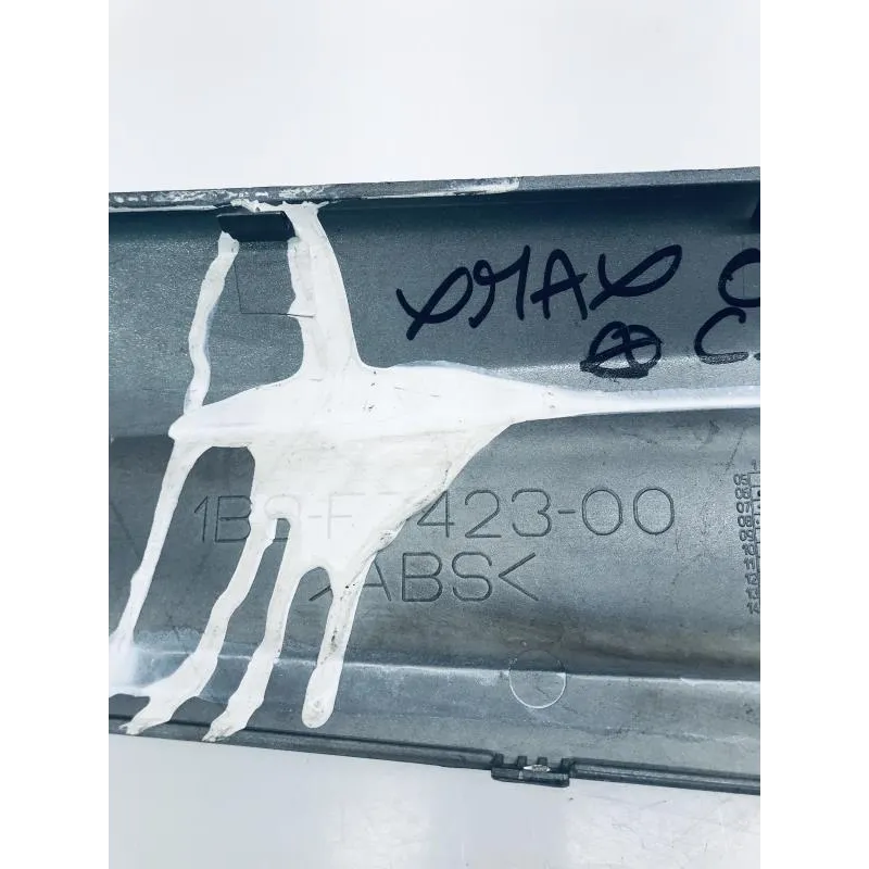 Cache lateral droit MBK YPR 125 2006-2009 SKYCRUISER