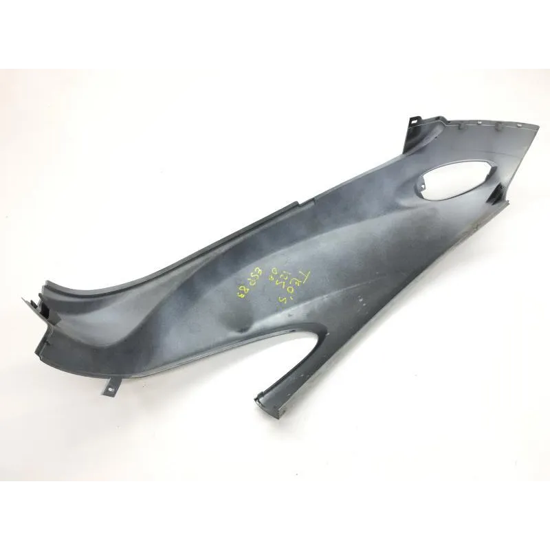 Cache carenage coque arriere droit YAMAHA XN 125 2000-2005 TEO'S