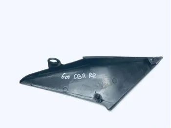 Cache carenage sous selle gauche HONDA CBR 600 RR 2003-2004