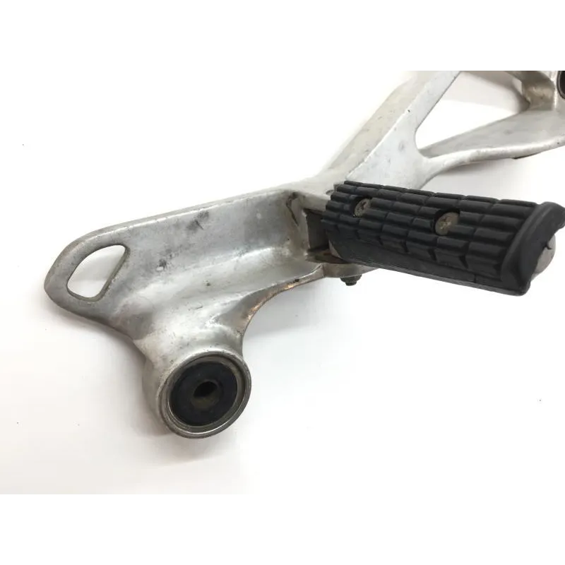 Platine et repose pieds arriere droit YAMAHA TDM 850 1996-2001