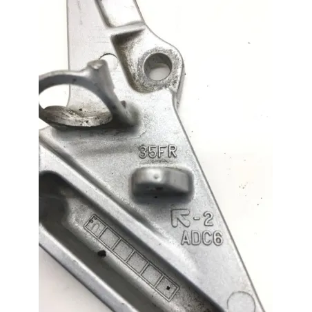 Platine avant droite SUZUKI GSXR 1000 2001-2002