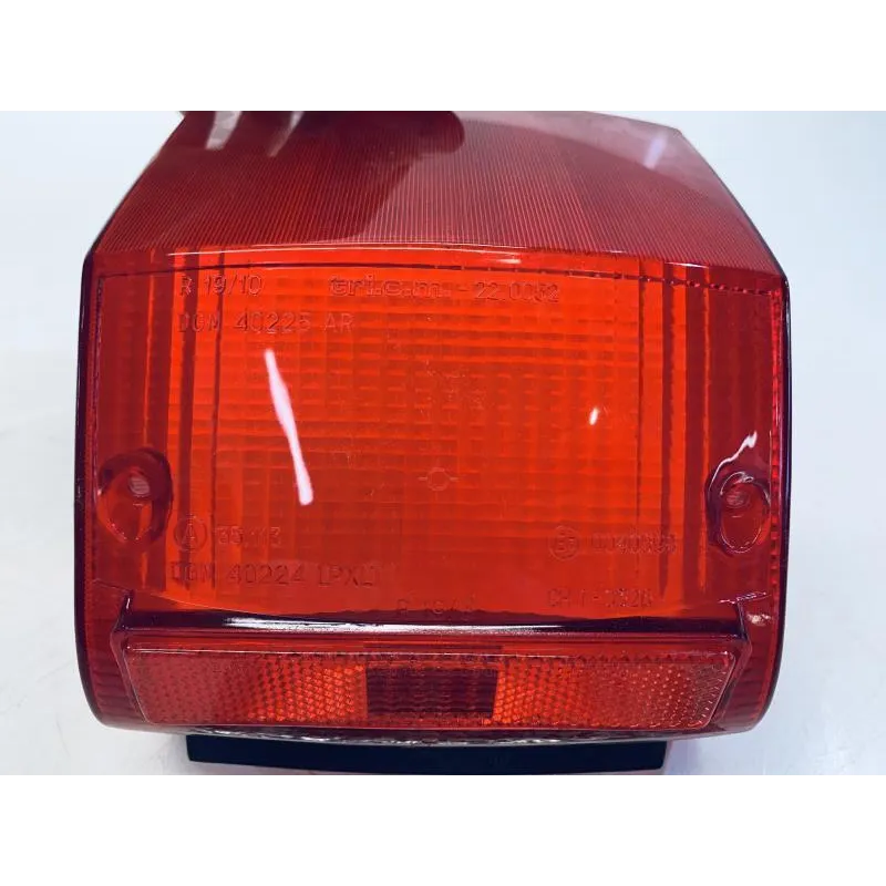 Cabochon feu arriere PIAGGIO VESPA 125 1998-2001 PX