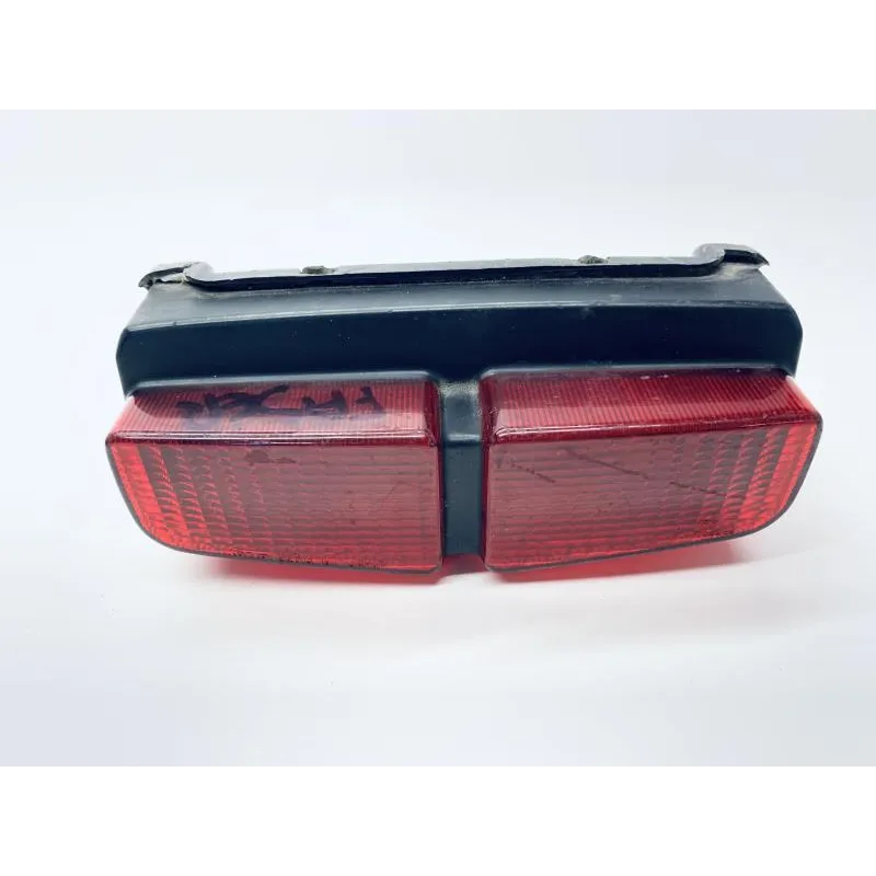 Feu arriere YAMAHA FZS 600 1998-2001 FAZER
