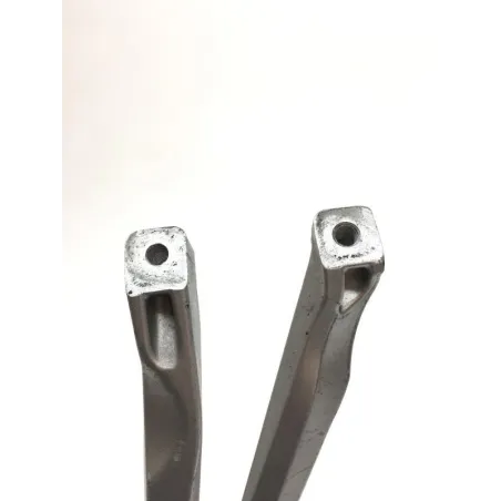 Platine et repose pieds arriere droit YAMAHA YZF 1000 2004-2005 R1
