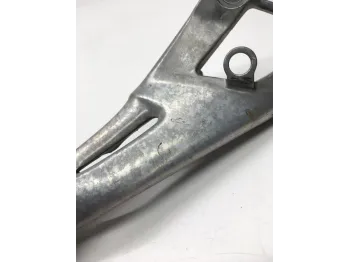 Platine et repose pieds arriere droit HONDA CBR 1100 XX 1997-2007