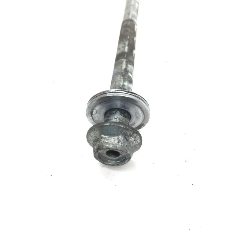 Axe de roue arriere YAMAHA TDR 125 1997-2003
