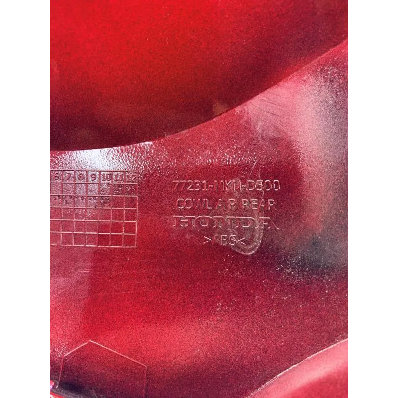 Cache carenage coque arriere gauche HONDA CBR 650 R 2019-2020