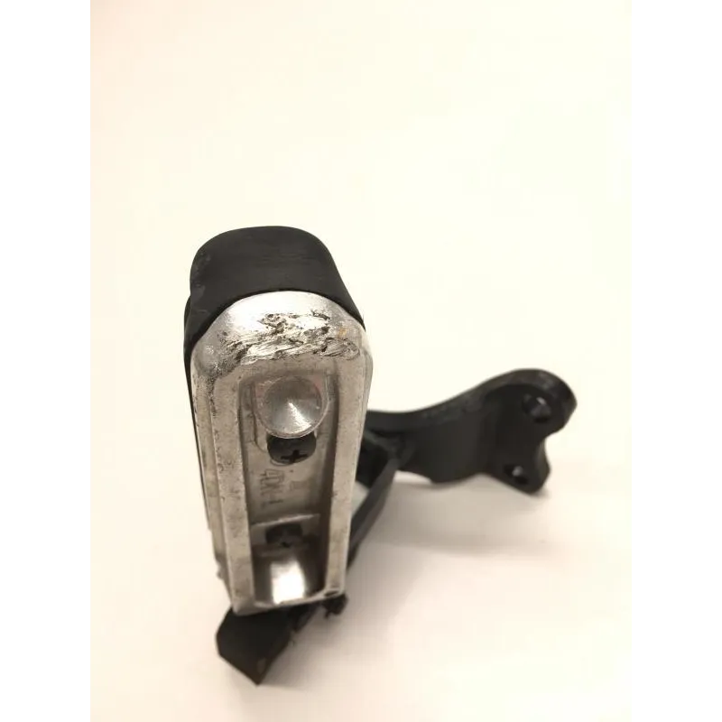 Platine et repose pieds arriere gauche MBK YPR 125 2006-2009 SKYCRUISER