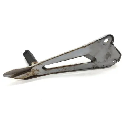 Platine et repose pieds arriere gauche YAMAHA YBR 125 2007-2009