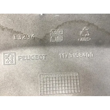 Cache carenage coque arriere gauche PEUGEOT METROPOLIS 400 2017-2020