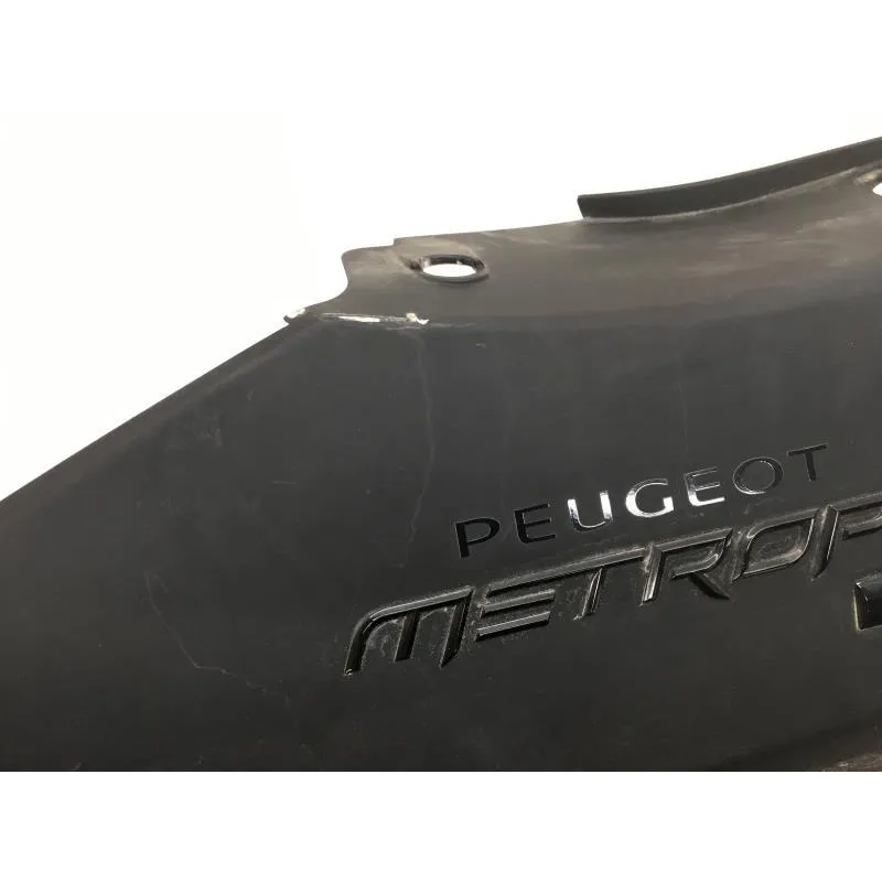 Cache carenage coque arriere droit PEUGEOT METROPOLIS 400 2017-2020