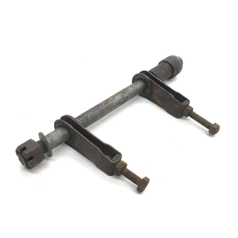 Axe de roue arriere SUZUKI GN 125 1982-1996