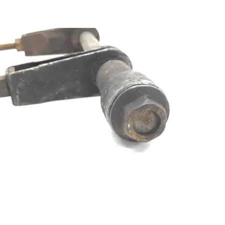 Axe de roue arriere SUZUKI GN 125 1982-1996