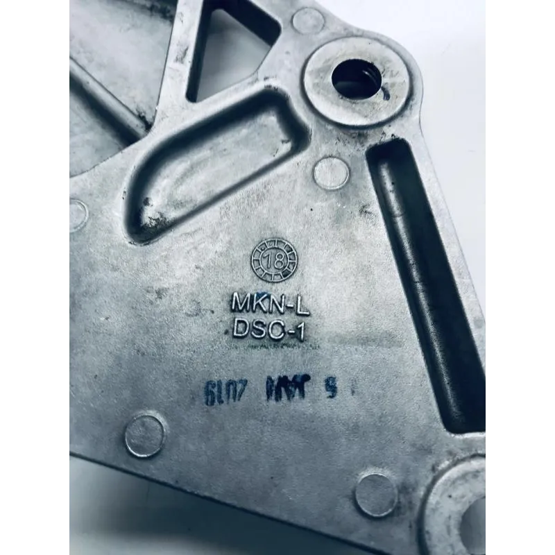 Platine avant gauche HONDA CB 650 R 2019-2021
