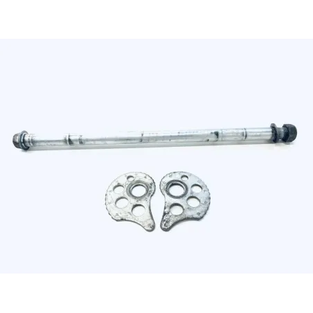 Axe de roue arriere YAMAHA TW 125 2002-2006