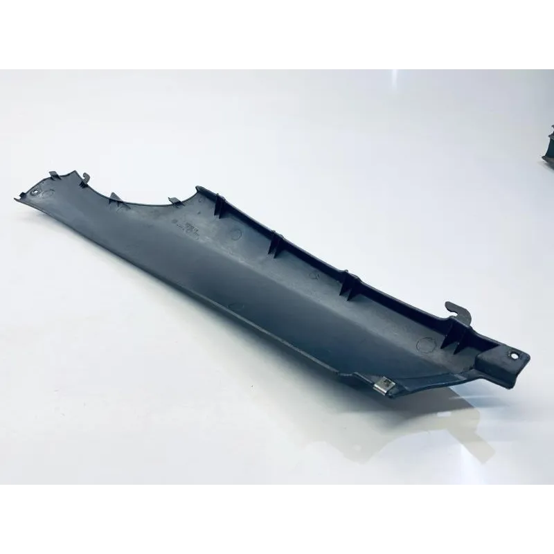 Cache carenage coque arriere droit PIAGGIO X9 125 2001-2002
