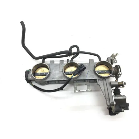 Rampe d'injection TRIUMPH SPEED TRIPLE 1050 2005-2007