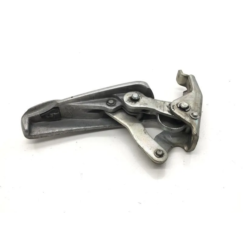 Repose pieds arriere droit PIAGGIO VESPA GTS 125 2007-2012