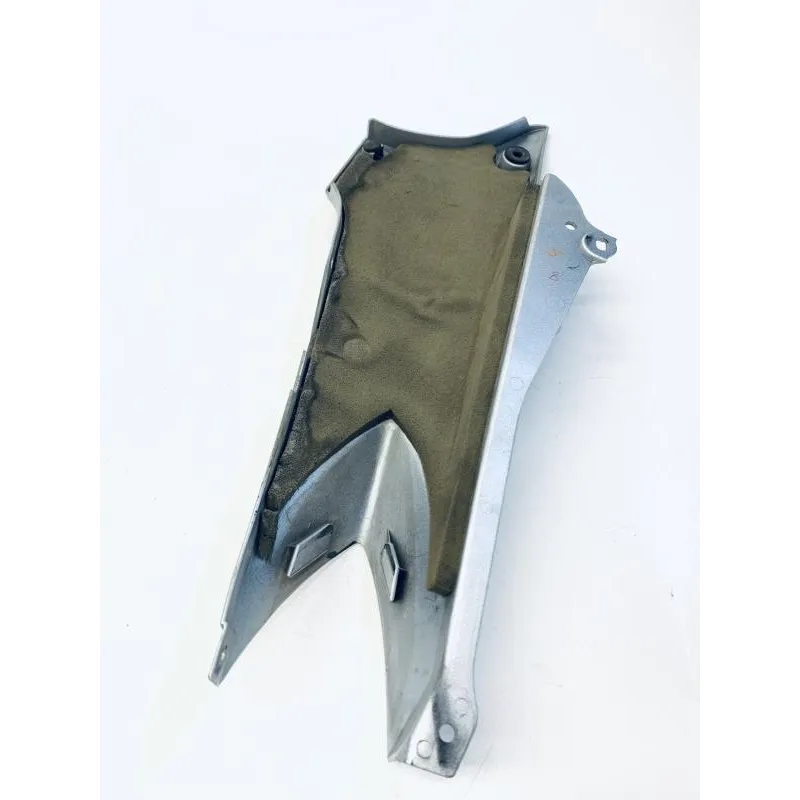 Cache carenage sous selle droit YAMAHA FJR 1300 2001-2002