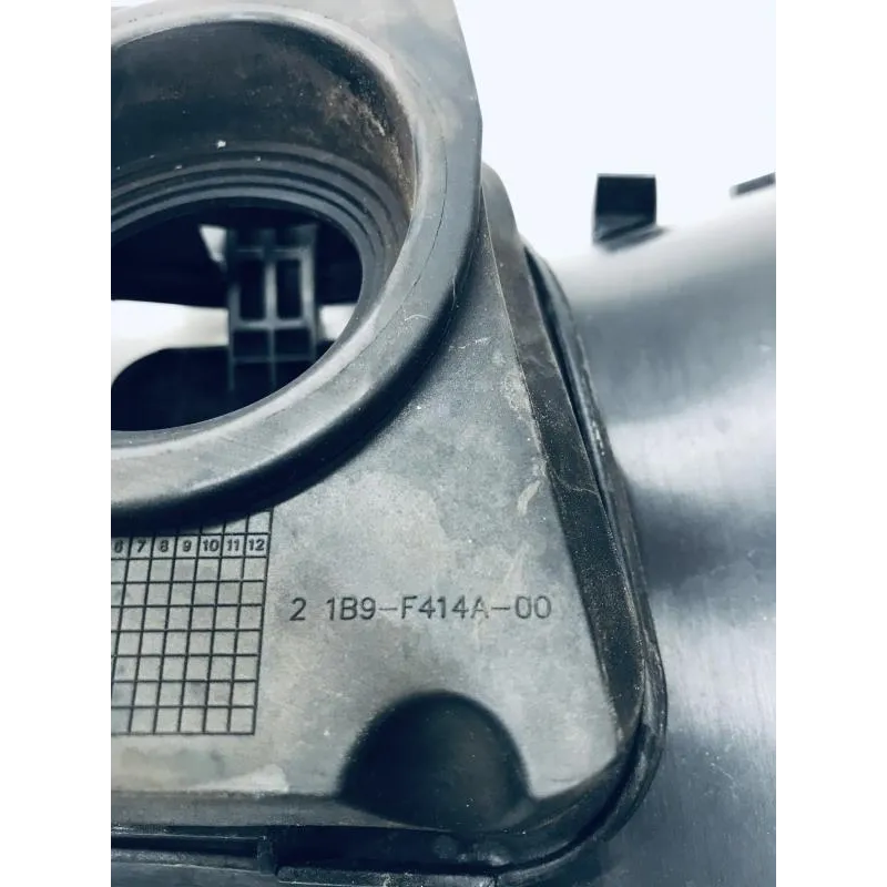 Cache carenage centrale marche pieds plancher YAMAHA YPR 125 2006-2009 XMAX