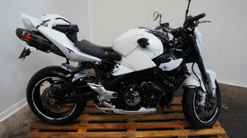 SUZUKI GSX 1300 08-10 B-KING