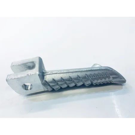 Repose pieds avant droit SUZUKI GSXR 1000 2005-2006