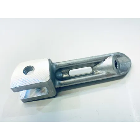 Repose pieds avant droit SUZUKI GSXR 1000 2005-2006