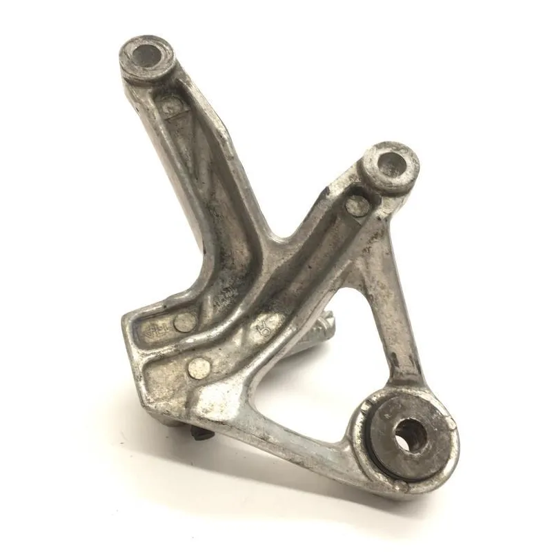 Platine et repose pieds arriere droit YAMAHA YZF 750 R 1993-1996
