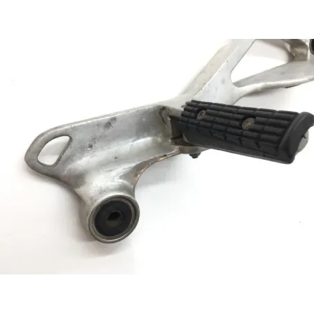 Platine et repose pieds arriere droit YAMAHA TDM 850 1996-2001