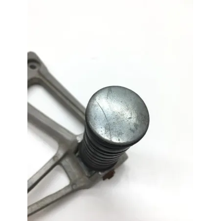 Platine et repose pieds arriere droit YAMAHA TDR 125 1989-1992