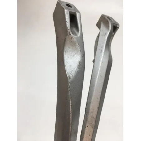 Platine et repose pieds arriere droit YAMAHA YZF 1000 2004-2005 R1