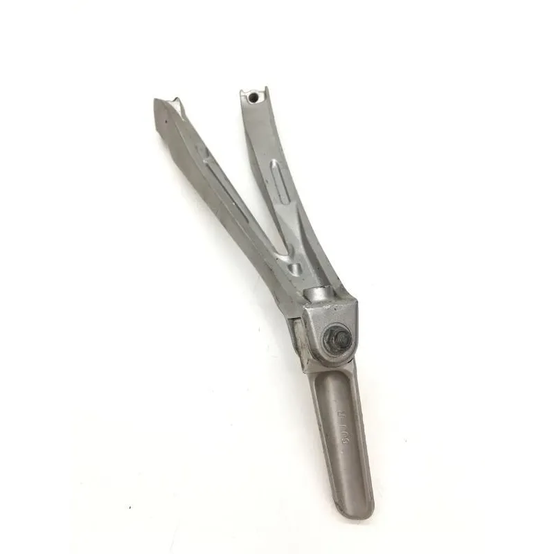 Platine et repose pieds arriere droit YAMAHA YZF 1000 2004-2005 R1