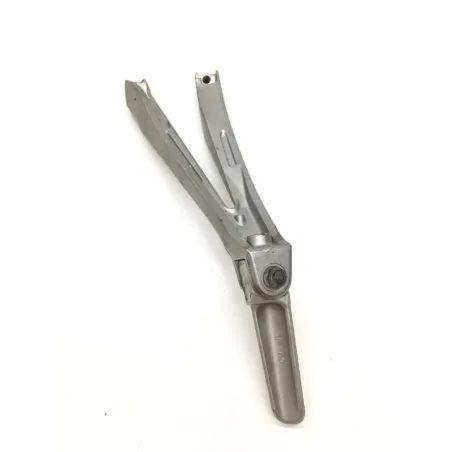Platine et repose pieds arriere droit YAMAHA YZF 1000 2004-2005 R1