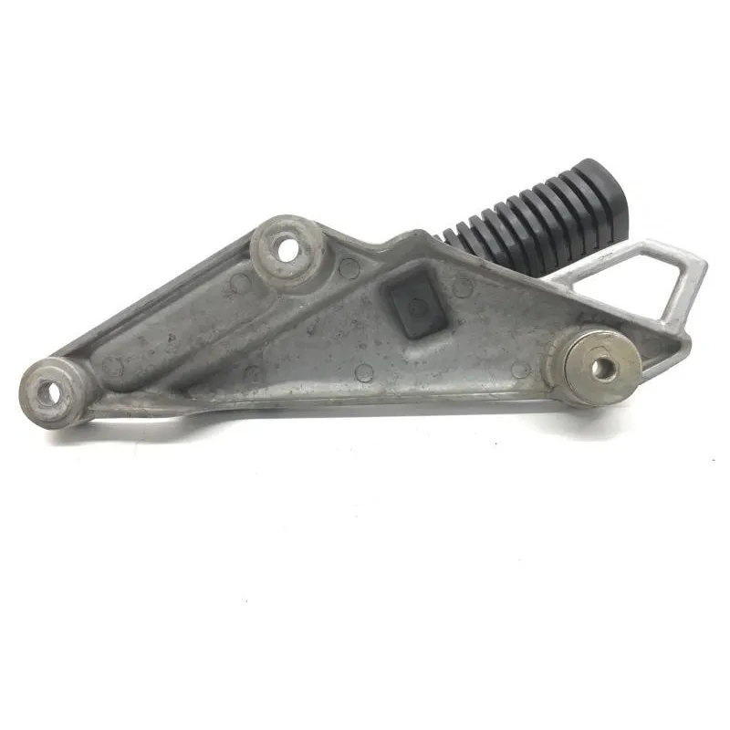Platine et repose pieds arriere droit DAELIM VT 125 1999-2004